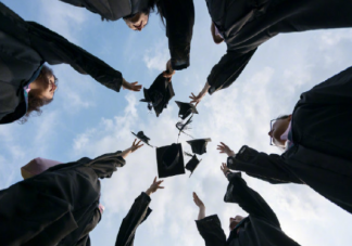 00后大学生付费就业咨询热潮渐起 就业前哪些问题需要咨询