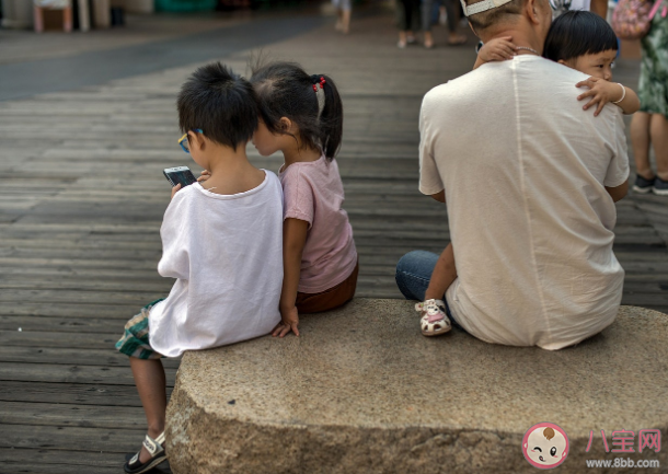 有留守儿童为打游戏5天5夜不睡觉是怎么回事 留守儿童沉迷手机怎么办