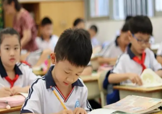 建议第三孩从幼儿园到高中免费教育 为何是从三孩开始