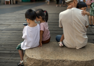 有留守儿童为打游戏5天5夜不睡觉是怎么回事 留守儿童沉迷手机怎么办