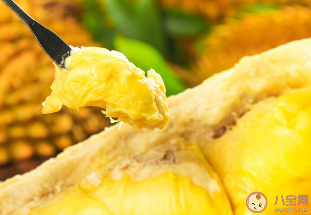 榴莲到底是臭还是香 榴莲味是从哪里来的 榴莲到底是臭还是香 榴莲味是从哪里来的