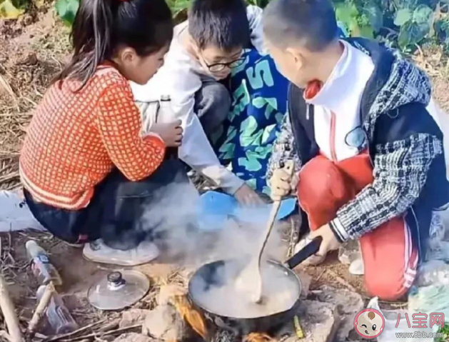 小学生背着锅碗瓢盆去春游是怎么回事 春游到底有什么意义