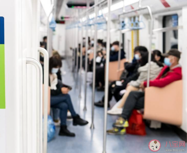 网友在南京地铁手机外放收到罚单 地铁上能外放音频吗