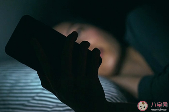 每天少睡一两个小时算不算熬夜 长时间熬夜容易变笨吗 每天少睡一两个小时算不算熬夜 长时间熬夜容易变笨吗