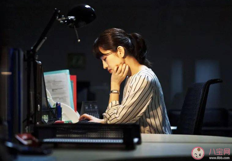 每天少睡一两个小时算不算熬夜 长时间熬夜容易变笨吗 每天少睡一两个小时算不算熬夜 长时间熬夜容易变笨吗