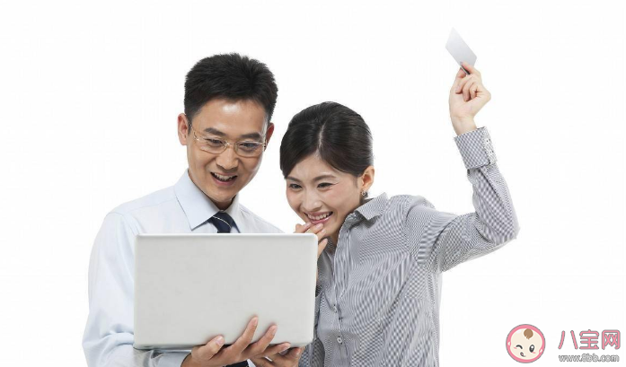 职场中什么样的人最受同事喜欢 如何做才能最大程度的获得职场人喜欢