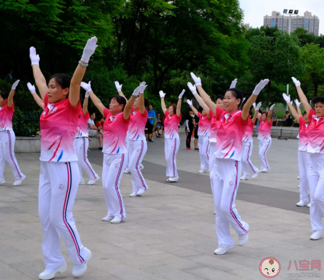 跳健身操多久能瘦 健身操一个星期跳几次减肥 跳健身操多久能瘦 健身操一个星期跳几次减肥