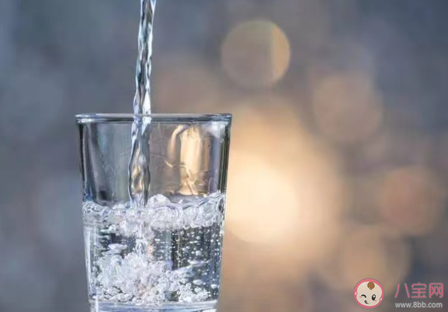 中国人对喝热水有多执着 什么温度的热水才健康 中国人对喝热水有多执着 什么温度的热水才健康