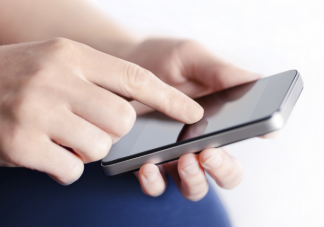 长时间看着手机屏幕身体有什么变化，非要玩手机应该怎么玩