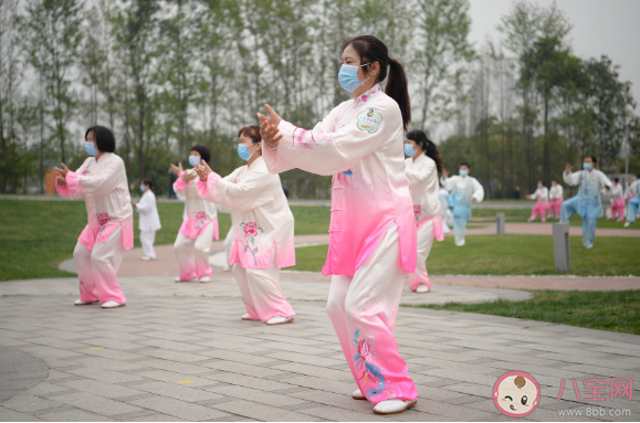 青海要求各单位每天安排15分钟健身是真的吗 每天健身15分钟有用吗 青海要求各单位每天安排15分钟健身是真的吗 每天健身15分钟有用吗