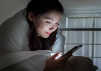 晚睡会出现幻觉吗 脑子里胡思乱想怎么办