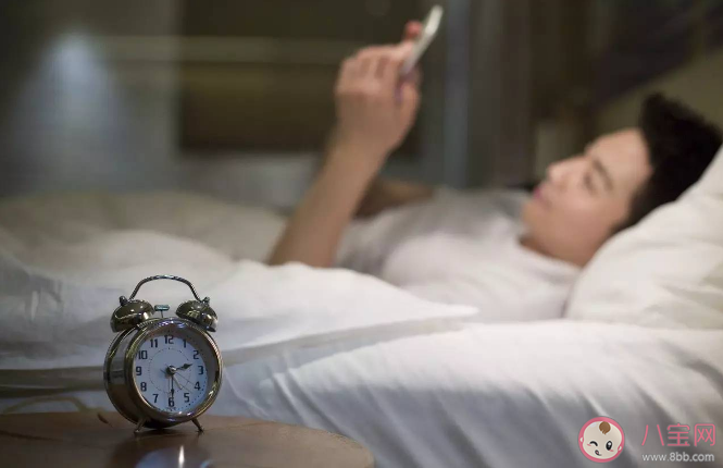 千万不要在夜里醒来看时间 为什么半夜醒了不要看时间