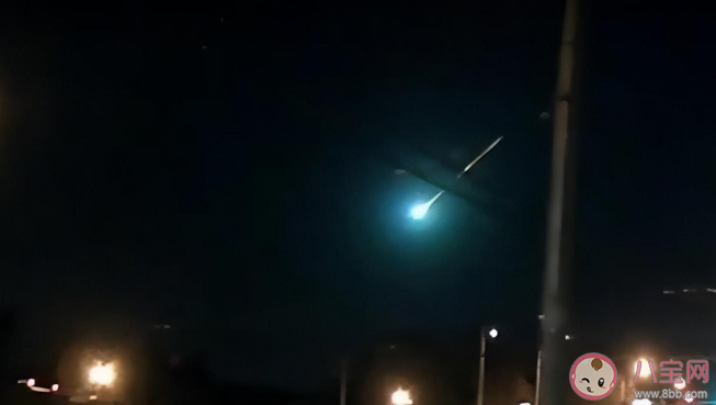 多地现不明飞行物闪光时黑夜变白昼 不明飞行物是什么