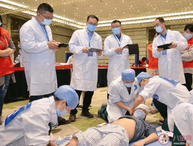 医学生培养了八年还不会看病是为何 我们到底需要什么样的医生