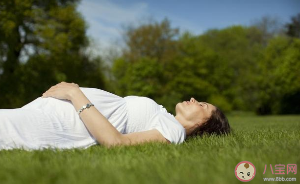 平躺是脊柱最喜欢的睡姿 平躺着睡到底好不好