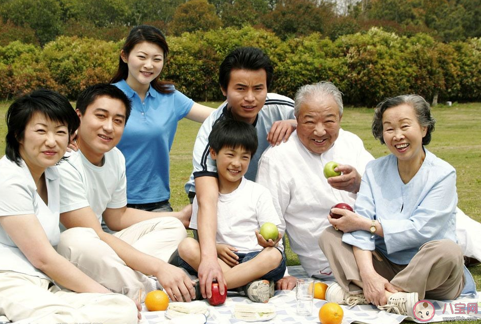 为什么从来不和爸妈分享日常 和父母交流变少怎么办