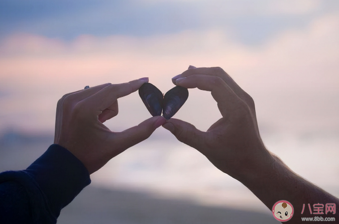 喜欢一个人第一反应是什么 喜欢一个人为什么会自卑