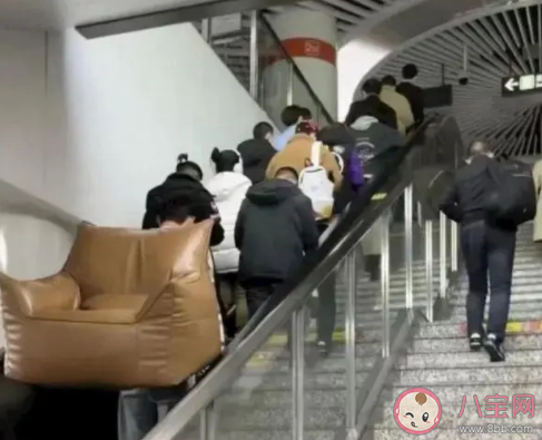 杭州一男子坐地铁自带沙发 哪些东西不能带上地铁