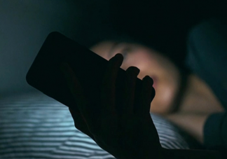 睡不好对颜值影响有多大 熬夜会让人变丑吗