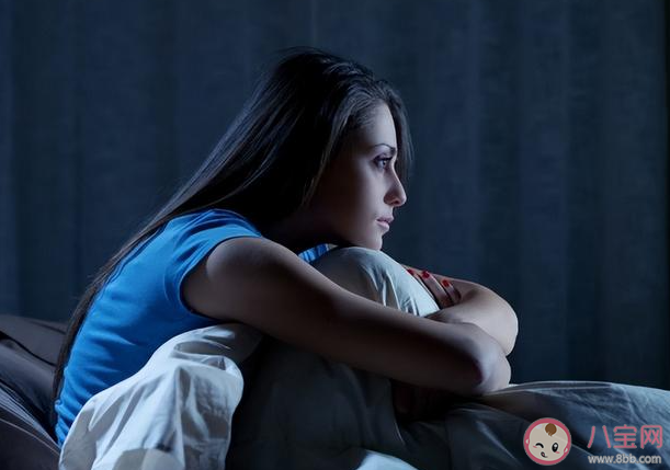 半夜醒了看时间影响睡眠吗 半夜醒了睡不着怎么办