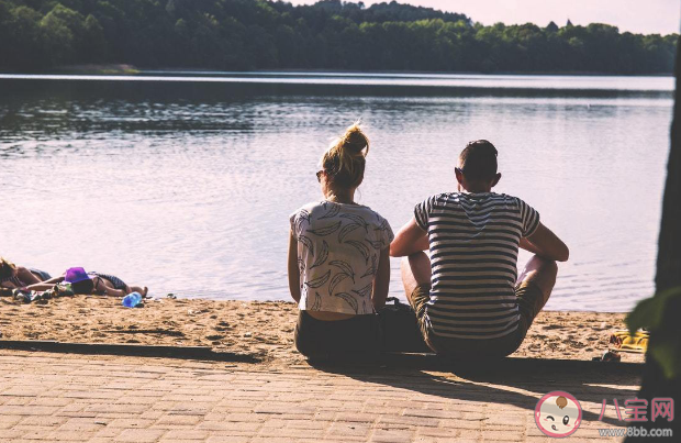 如何看待和朋友的渐行渐远 和朋友渐行渐远了有哪些建议 如何看待和朋友的渐行渐远 和朋友渐行渐远了有哪些建议