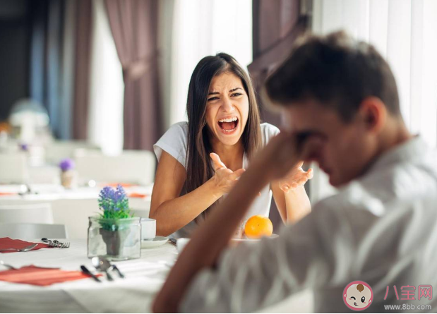 什么是不太健康的恋爱模式 不健康的恋爱关系伤害有多大