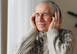 常听音乐比同龄人老得慢 听音乐会带来哪些好处