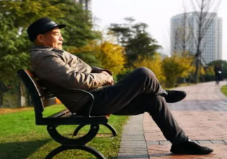 经常晒太阳和从不晒太阳的人有什么区别 晒晒太阳有哪些健康益处