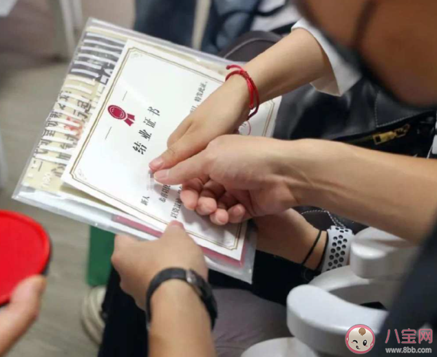 多地婚姻登记处为爱加班 为什么很多人在520领证