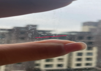 做开荒为什么玻璃会出现划痕 玻璃划痕如何修补