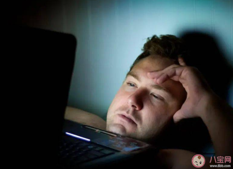 熬夜真的会掉头发吗 熬夜带来的危害有哪些