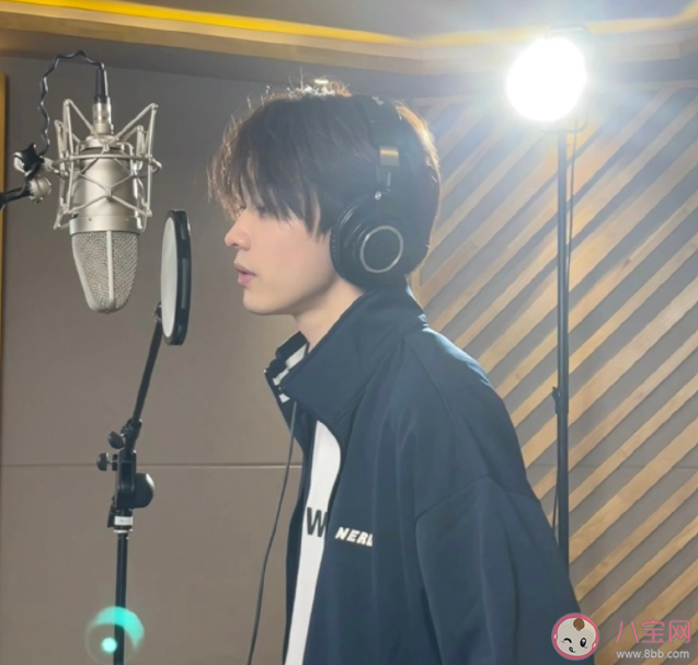 连淮伟《奉陪》歌词是什么 《奉陪》歌曲介绍