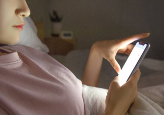刷社交媒体会影响睡眠吗 社交媒体和睡眠障碍有关系吗