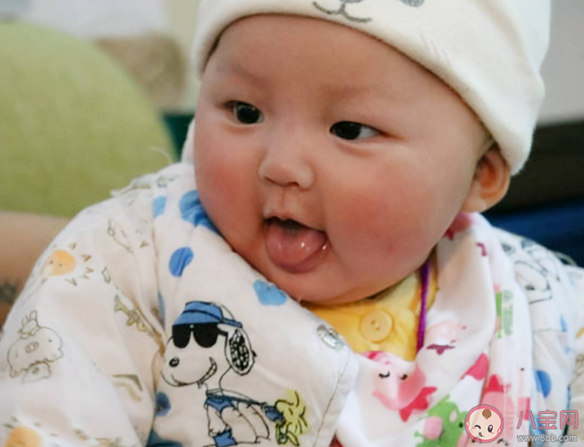 14个月的娃爱吐舌头会影响长牙吗 孩子爱吐舌头是什么原因