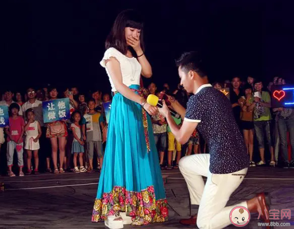 演唱会现场能不能求婚 演唱会带火了哪些产业