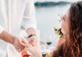 亲密关系最忌讳炫耀自己受欢迎 为什么忌讳炫耀受欢迎