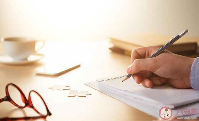 为什么多看书还是不会写作 读书对写作的好处是什么