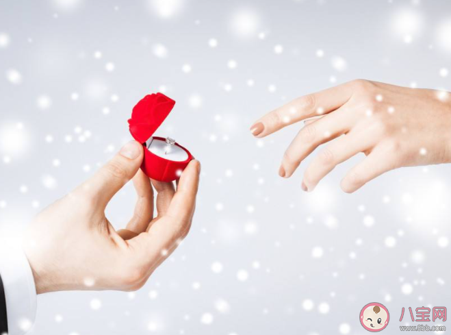 为什么面对假性婚姻还不离婚 如何对待假性婚姻