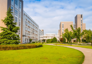 张朝阳称考上大学不是难事 考大学到底难不难