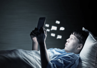 年轻人熬夜会导致老年痴呆吗 熬夜会影响人的记忆吗