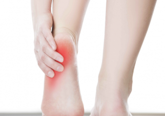 走路脚痛是什么原因 足底筋膜炎如何预防