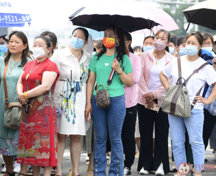 男孩打印巨型准考证防丢 高考准考证丢失怎么办