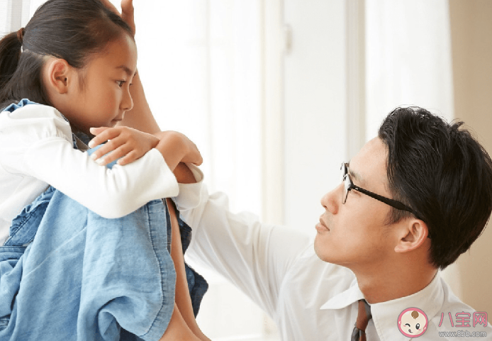 为啥总让孩子觉得对不起父母 愧疚式教育对孩子有什么危害 为啥总让孩子觉得对不起父母 愧疚式教育对孩子有什么危害