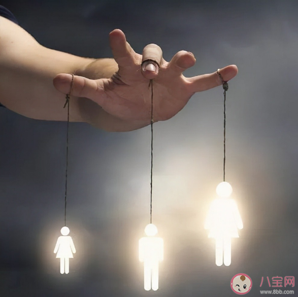 为啥总让孩子觉得对不起父母 愧疚式教育对孩子有什么危害 为啥总让孩子觉得对不起父母 愧疚式教育对孩子有什么危害