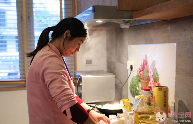 如何看待高知女性成为全职太太 现实中的家庭主妇为什么都很惨 如何看待高知女性成为全职太太 现实中的家庭主妇为什么都很惨