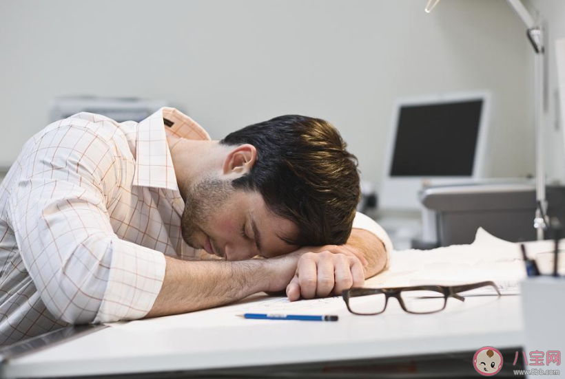 无聊的时候就容易困吗 老人很嗜睡是什么原因