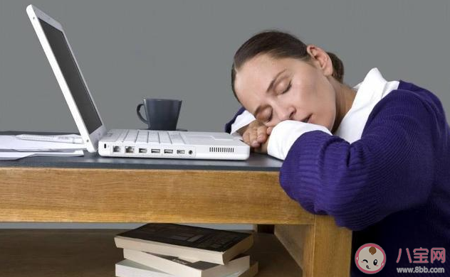 无聊的时候就容易困吗 老人很嗜睡是什么原因