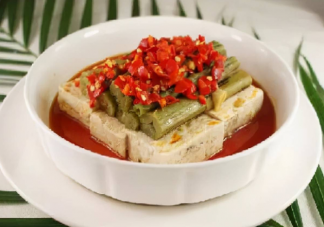 一家三口吃蒸双臭嘴唇发紫送急诊 蒸双臭是什么食物