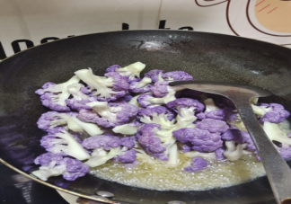 清炒紫色花菜时加什么调料不容易褪色 蚂蚁庄园6月28日答案