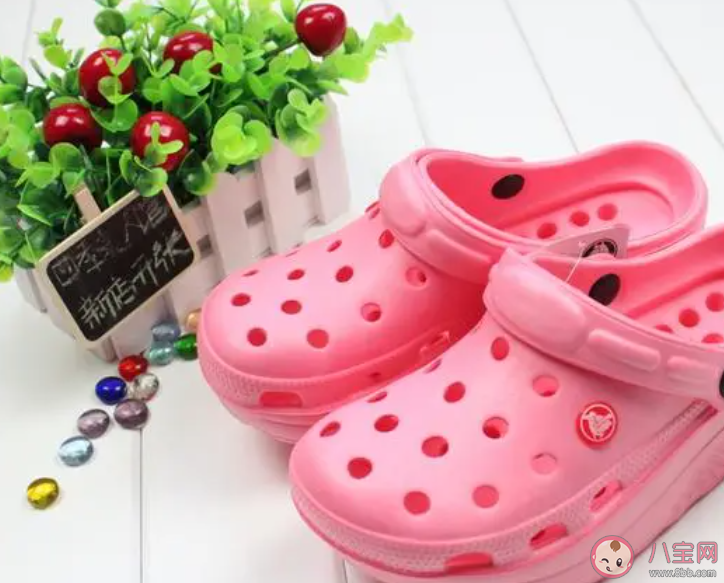 洞洞鞋为什么这么火 洞洞鞋适合孩子穿吗 洞洞鞋为什么这么火 洞洞鞋适合孩子穿吗